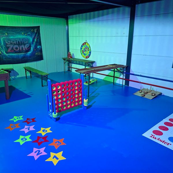 zaalhuur (grote mensen) kinderfeestje PLUS ruimte incl. springkussen en EIGEN ETEN en DRINKEN